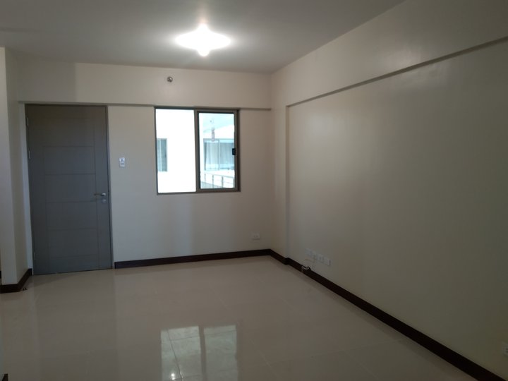 2 Bedroom with parking for rent in Taguig City