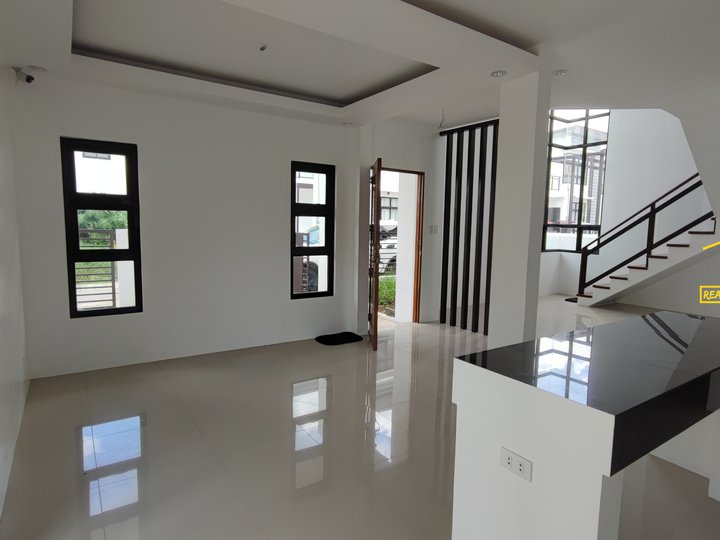 5-bedroom Single Detached House For Sale in Tanza Cavite