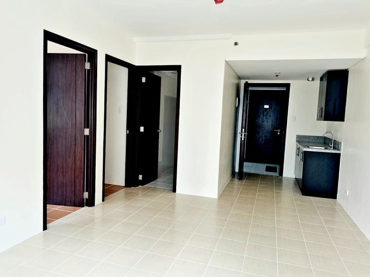 50.00 sqm 2-bedroom Condo For Sale in Pioneer Mandaluyong