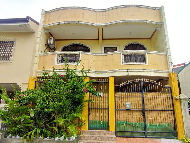 FOR SALE 5 BEDROOMS HOUSE AND LOT near NOMO MALL