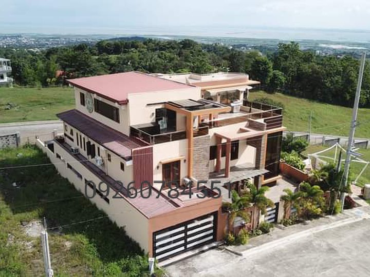 Luxury House and lot for sale in Antipolo City overlooking Metro Mla