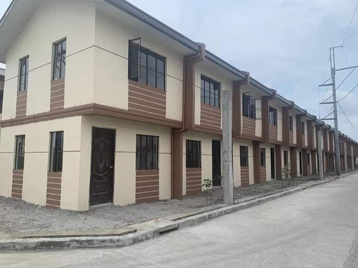 PRE- SELLING PERIMETER LOT HOUSE IN LOT FOR SALE IMUS CAVITE??