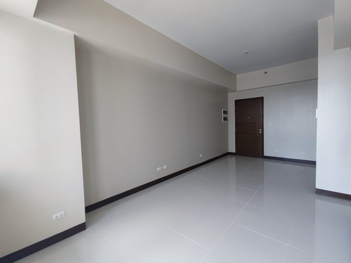 1 bedroom with balcony for sale in mckinley hill, taguig city