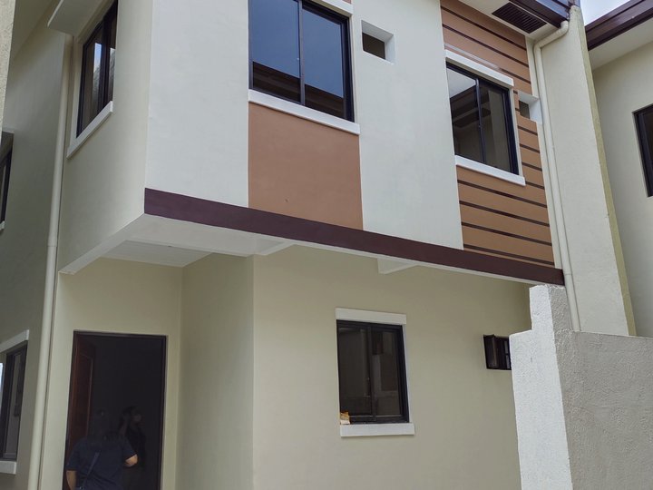 3-bedroom Townhouse For Sale in Commonwealth Quezon City / QC