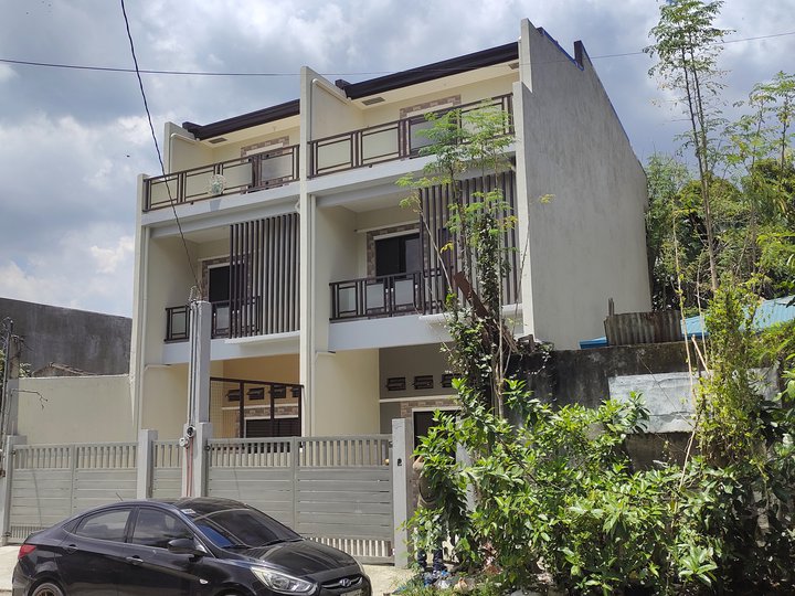 RFO 3 storey Townhouse in Commonwealth