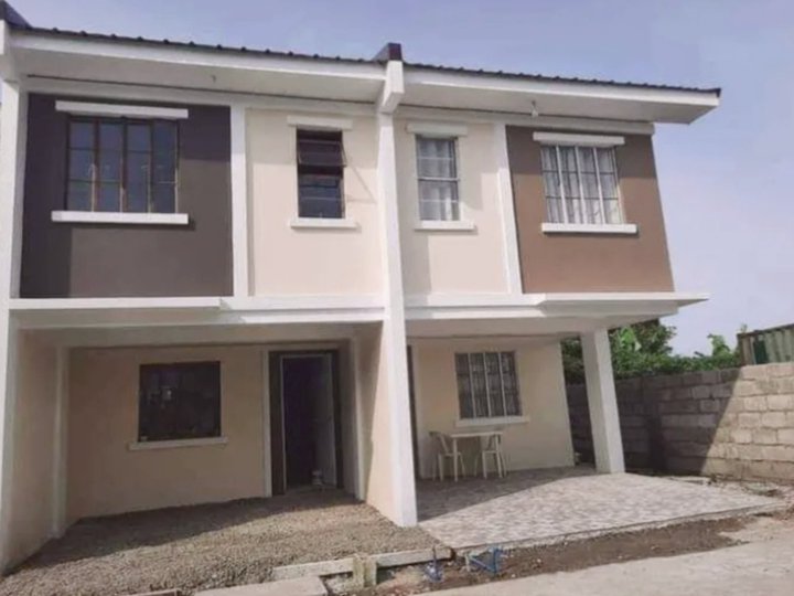 THE ISTANA in Tanza Cavite  PRE SELLING FOR AS LOW AS 4,900 MONTHLY