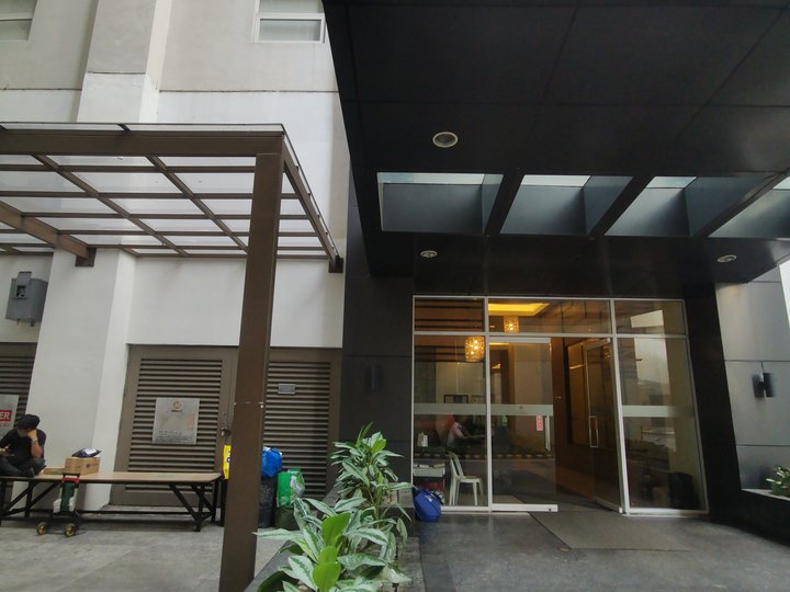 RFO 2-BR 50sqm at 25k MonthlyCondo in Mandaluyong near MRT-3 Boni