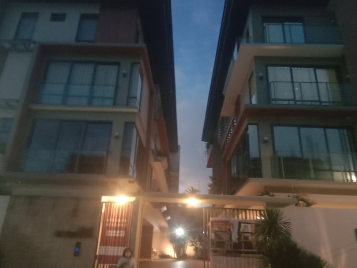 4-bedroom Townhouse For Sale in Manila Metro Manila