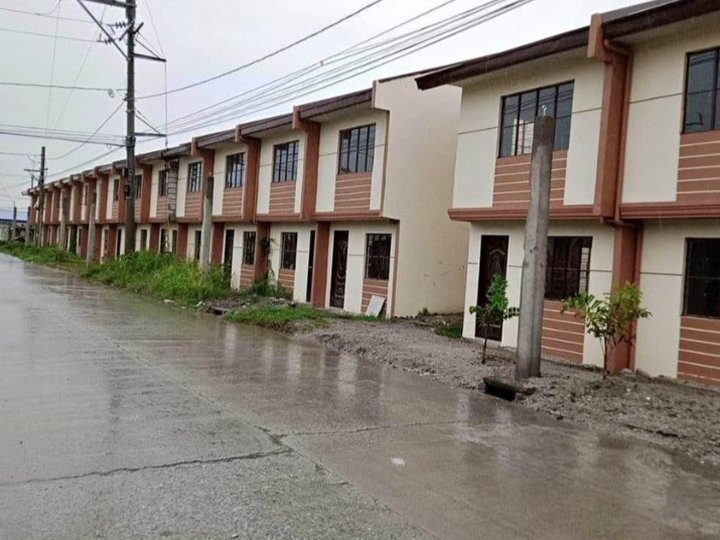 Ready for Occupancy Townhomes in Savanna Ville Imus, Cavite