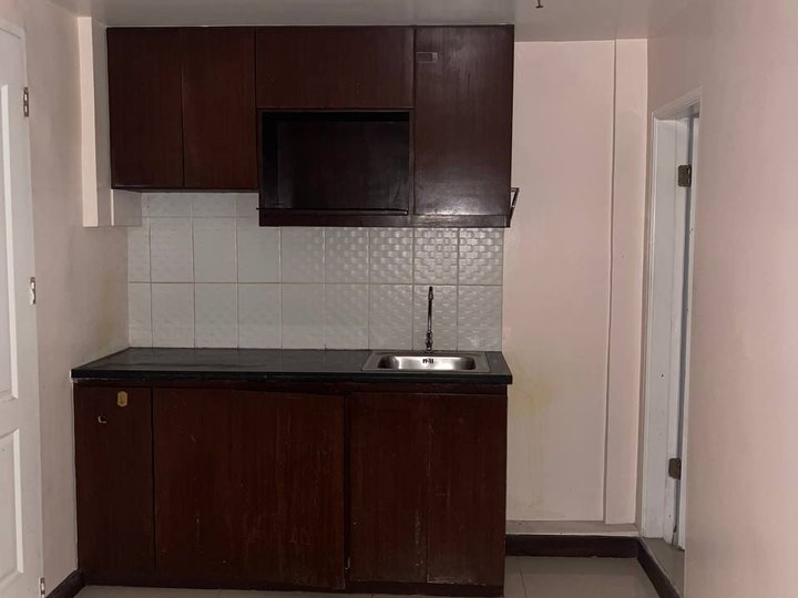 READY FOR OCCUPANCY 3 BR W/ BALCONY RENT TO OWN  IN EDSA QUEZON  CITY