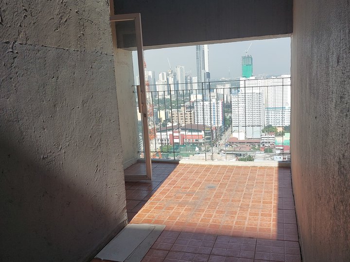 42.00 sqm 2-bedroom Condo For Rent in Quezon City / QC Metro Manila