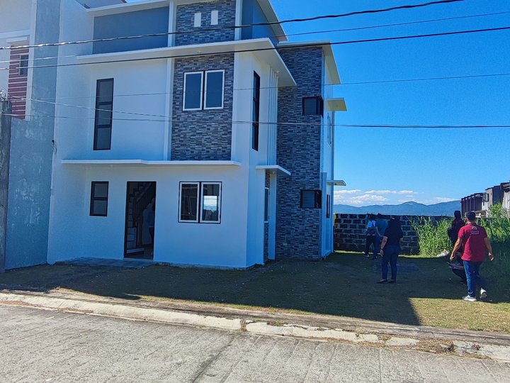 Ready for Occupancy House and lot in Sta Cruz Laguna