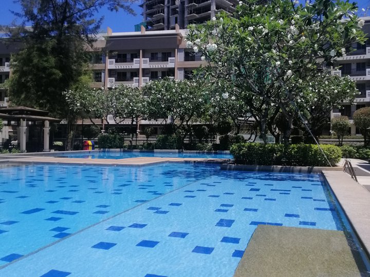 Rush sale 2BR condo with parking in Acacia taguig City near BGC