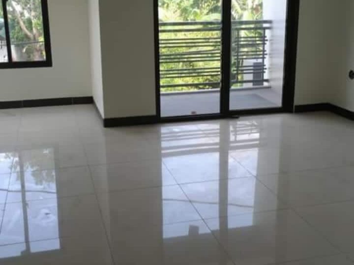 3 storeys 4 BR Duplex House for sale in Valley 10 Paranaque