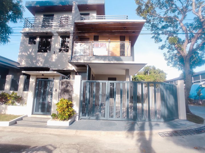Brandnew 4-bedroom Single Attached House For Sale in Las Pinas MM