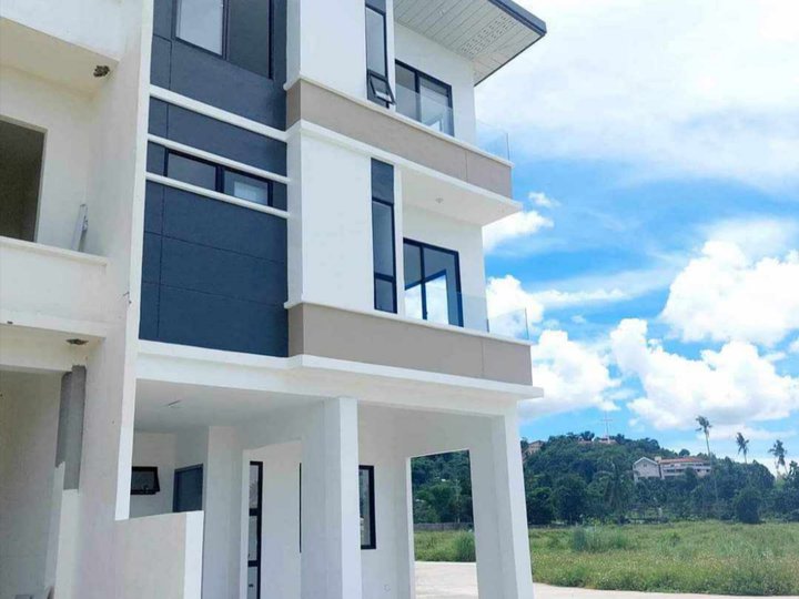 3BR House and Lot For Sale With Open Space at 3rd Floor in Cebu City