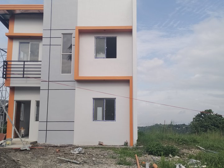 4bedrooms single attached house for sale in angono mahabang parang