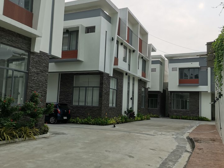 RFO Townhouse in Quezon City near in SNR Congressional