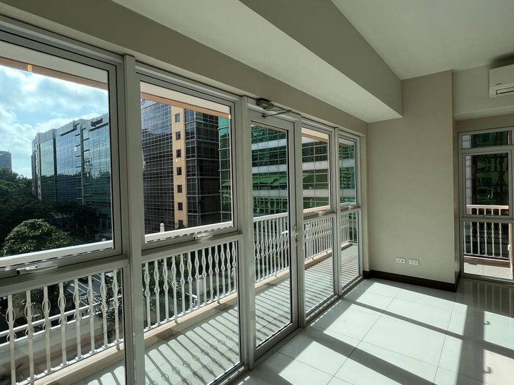 1-bedroom condo for sale rent to own mckinley hill taguig big cut