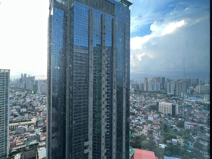 Ready for occupancy 2 bedroom condo unit in BGC