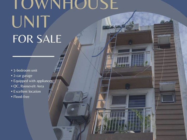 On Sale! Townhouse For sale here in Roosevelt Avenue !