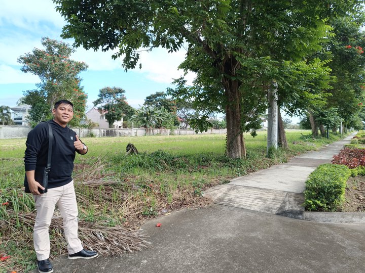 Sonoma Commercial Lot For Sale in Sta Rosa Laguna near Tagaytay Nuvali