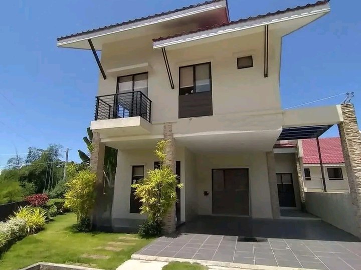 4-bedroom Single Detached House For Sale in Minglanilla Cebu City Cebu