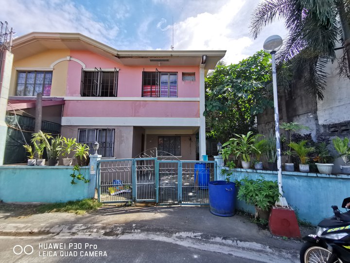 End unit Townhouse good as new Turnover at Imus Cavite
