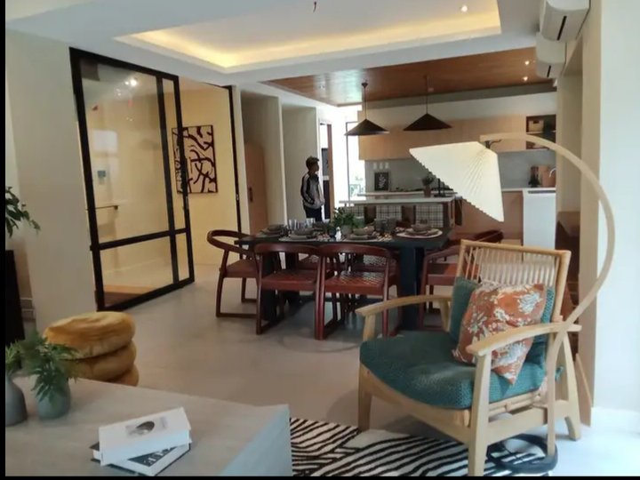 Beautiful Elegant Duplex Townhouse For Sale in Mariposa, Quezon City