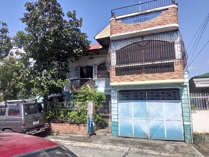 Foreclosed Two Storey Residential Building with roofdeck located at Brgy. Canlubang Calamba Laguna