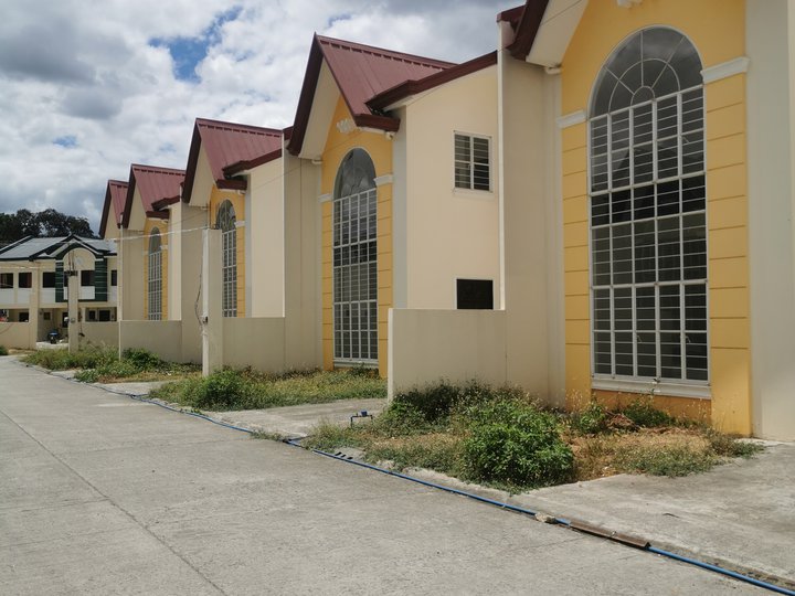 RFO House and Lot For Sale in Lower Antipolo FREE 42"TV and Landscapes