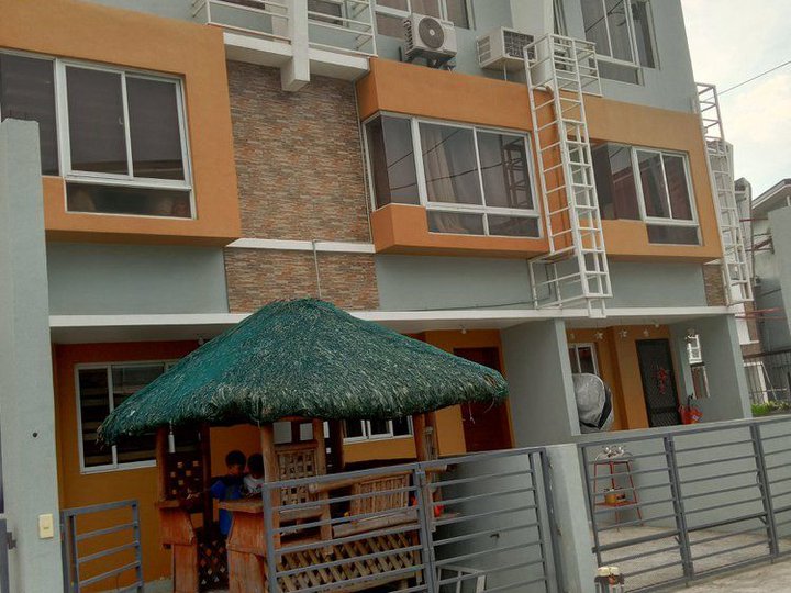 For sale 3-storey 3bedrooms in Laspinas! 50k discount! Free Tittle!