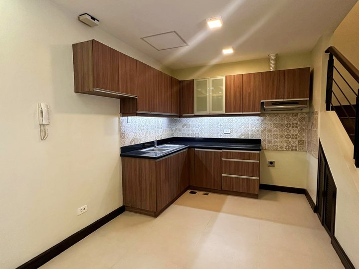 Pre-Owned 3-bedroom Rowhouse For Sale in Paranaque