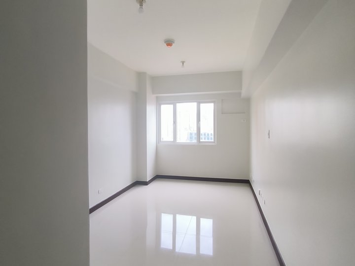 NON-VAT READY FOR OCCUPANCY CONDO FOR SALE IN PASAY ALONG TAFT AVE