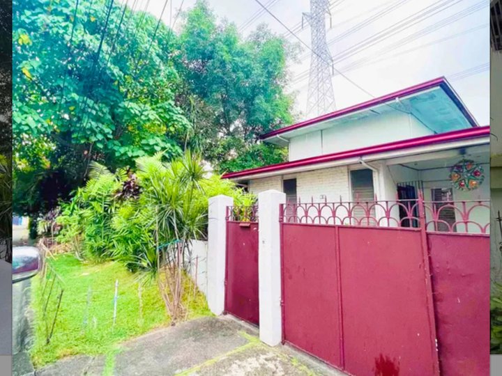 Pre-Owned 5-bedroom Single Detached House For Sale in Quezon City