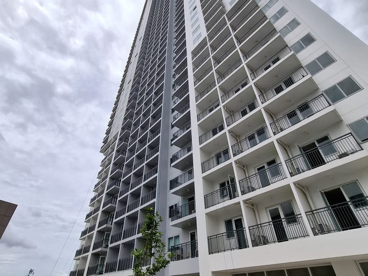 Studio Type Condo unit with Parking For Sale at The Connor Greenhills