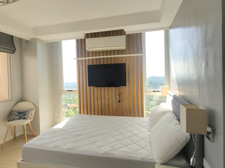 Pre-Owned 26.00 sqm Overlooking Studio Condo For Sale in Splendido Taal Tagaytay