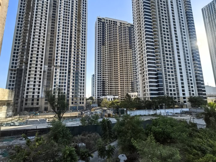 3-BEDROOM PENTHOUSE UNIT FOR SALE IN ORTIGAS PASIG