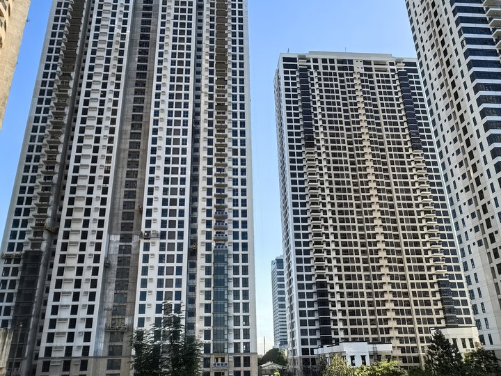 2BR CONDOMINIUM NEAR BGC