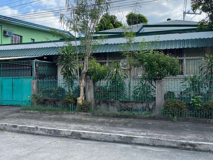 Prime townhouse development site - 422sqm wide frontage corner house and lot
