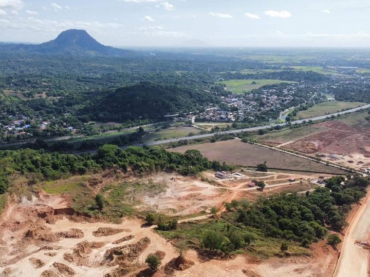 RAWLAND IN BATAAN NEAR THE NEW HERMOSA  SUBIC CONNECTOR BY-PASS ROAD