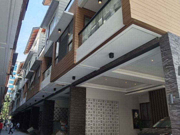 4 Bedroom Townhouse with Elevator on selected Units in Manila ,MM