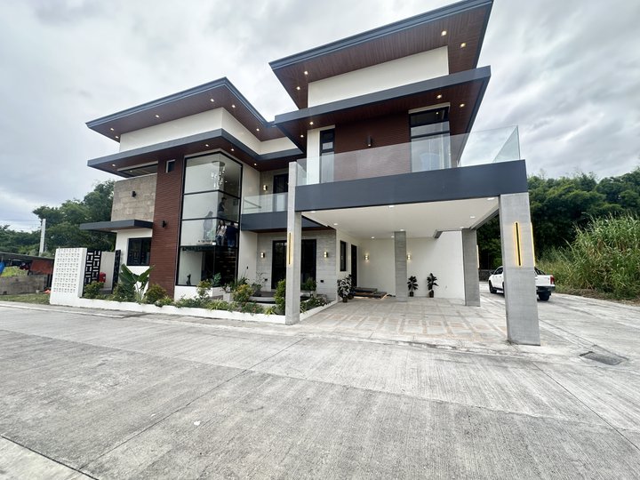 Ready For Occupancy 7-bedroom Single Attached House For Sale in Angeles Pampanga