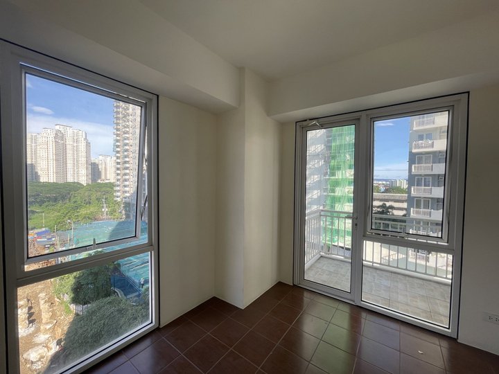 2BR w/ balcony - near Ortigas/BGC/C5 25k MONTHLY 5% DP!