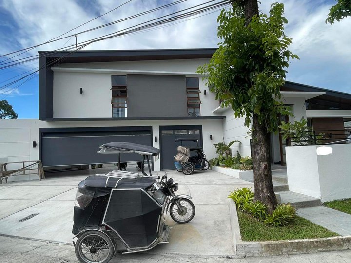 4-bedroom Single Detached House For Sale in Angeles Pampanga