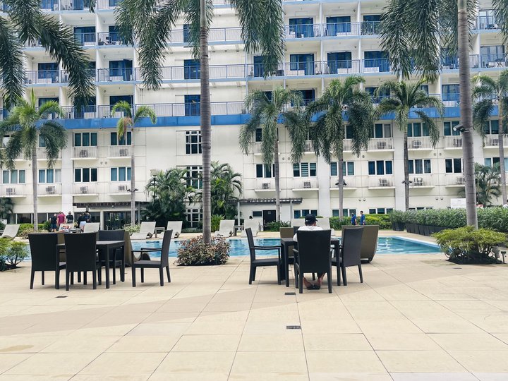 Mall of Asia Pasay Pre-Owned 86.00 sqm 2-bedroom Residential Condo For Sale