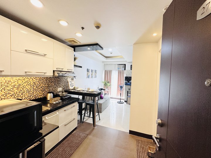 Pre-Owned Discounted 23.00 sqm Studio Residential Condo For Sale in Manhattan Parkway Quezon City