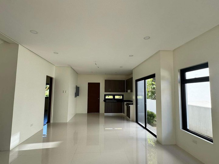 4Bedroom House & Lot in Sun Valley, Antipolo