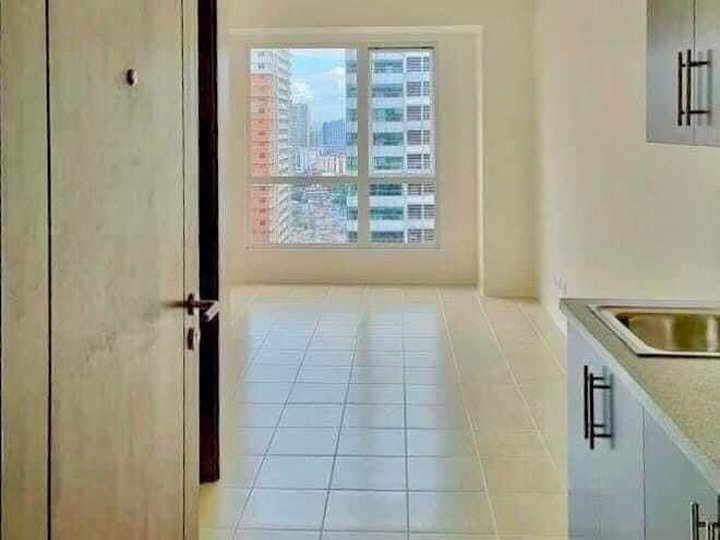 AFFORDABLE CONDO connected to MRT-3 Boni Station Rent to Own