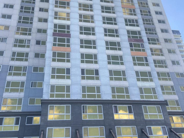 FOR SALE: INCOME-GENERATING CONDO UNITS